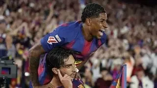 Un Barça imperial aplasta al Madrid y alza el título de liga