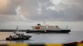En directo | Los últimos pasajeros del Hondius abandonan el crucero para partir hacia el aeropuerto