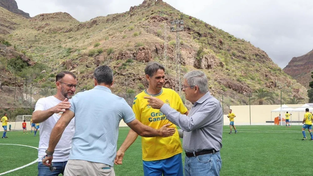 Reapertura del campo de Cercados de Espino